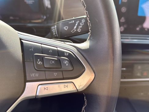 Used 2024 Volkswagen Atlas SE image 12