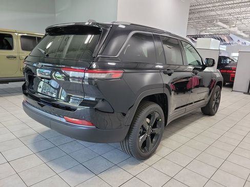 New 2026 Jeep Grand Cherokee Limited AWD/4WD image 6