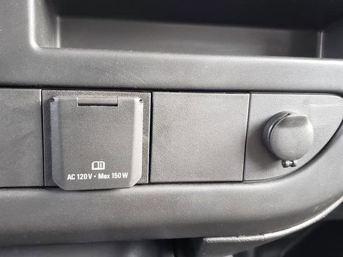 Used 2015 Chevrolet Express 2500 image 21