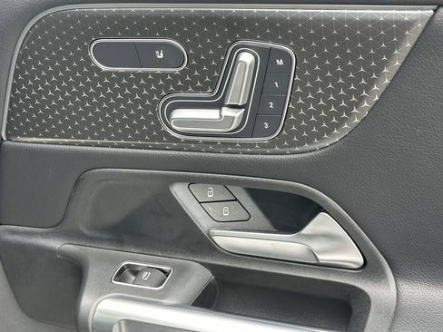 Certified 2025 Mercedes-Benz GLB 250 image 17