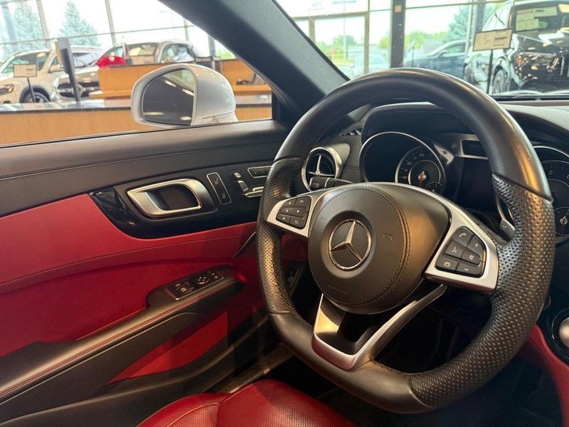 Used 2019 Mercedes-Benz SL 550 image 14