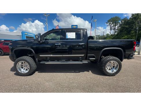 Used 2024 Chevrolet Silverado 2500 High Country w/ Technology Package AWD/4WD image 5