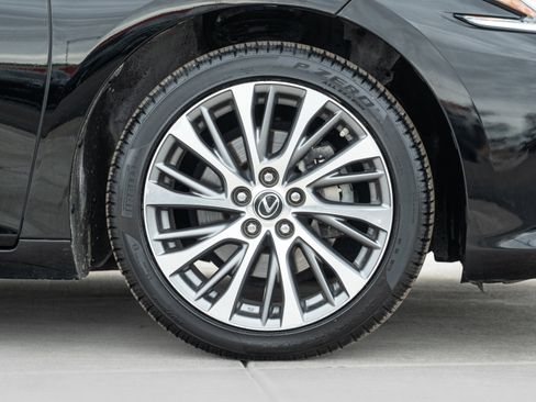 Used 2019 Lexus ES 350 Ultra Luxury image 30