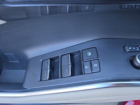 Used 2023 Toyota Highlander Limited image 29