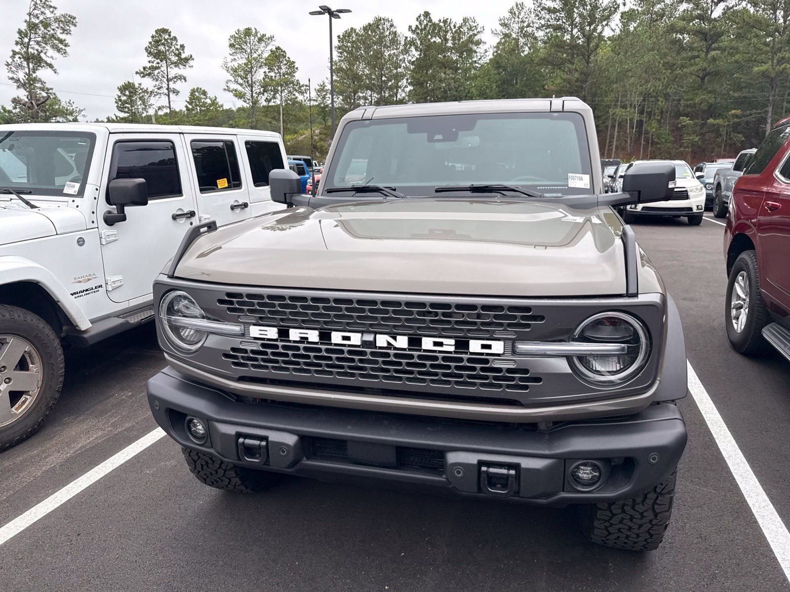 Used 2025 Ford Bronco Badlands AWD/4WD image 2