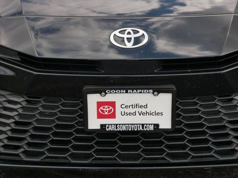 Used 2025 Toyota Camry SE FWD image 9