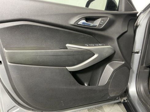 Used 2024 Chevrolet Trax RS w/ Driver Confidence Package image 17