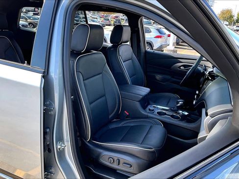 Used 2023 Chevrolet Traverse Premier w/ Redline Edition image 8