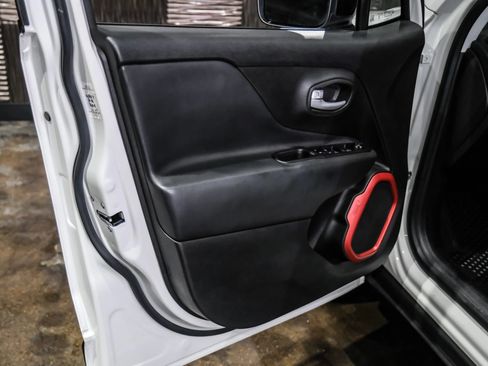 Used 2023 Jeep Renegade Trailhawk AWD/4WD image 38