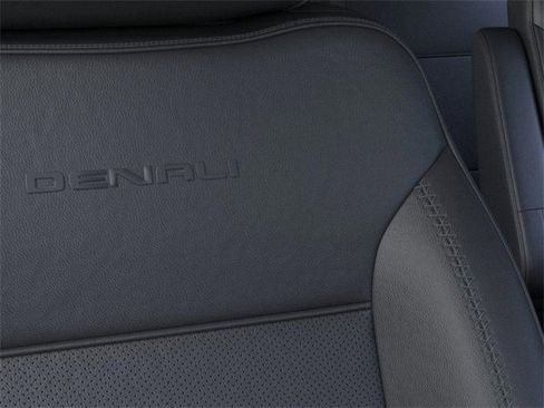 New 2026 GMC Yukon XL Denali w/ Denali Reserve Package image 21