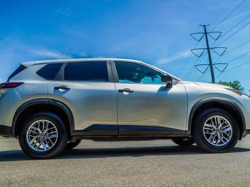 Used 2024 Nissan Rogue S AWD/4WD image 7