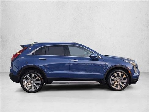 Used 2023 Cadillac XT4 Premium Luxury image 4
