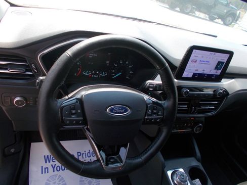 Used 2021 Ford Escape SEL AWD/4WD image 6