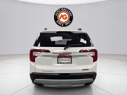 Used 2023 GMC Acadia SLT FWD image 4