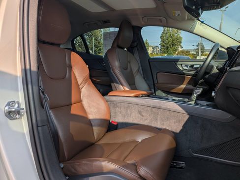 Used 2019 Volvo S60 T8 Inscription AWD/4WD image 7