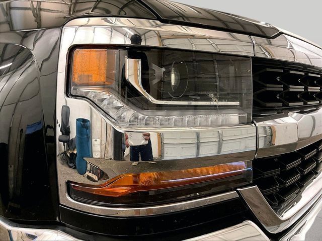 Used 2018 Chevrolet Silverado 1500 LT AWD/4WD image 28