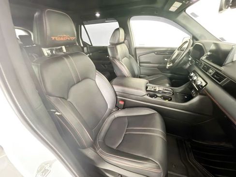 Certified 2024 Honda Pilot TrailSport image 29