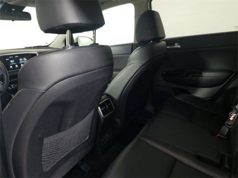 Used 2022 Kia Sportage EX image 11