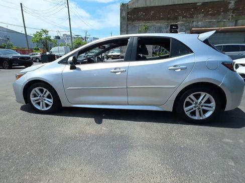Used 2019 Toyota Corolla SE w/ SE Option Package FWD image 2