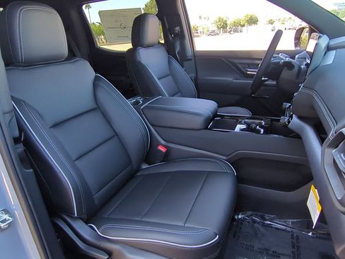 Used 2026 Chevrolet Silverado EV LT AWD/4WD image 27