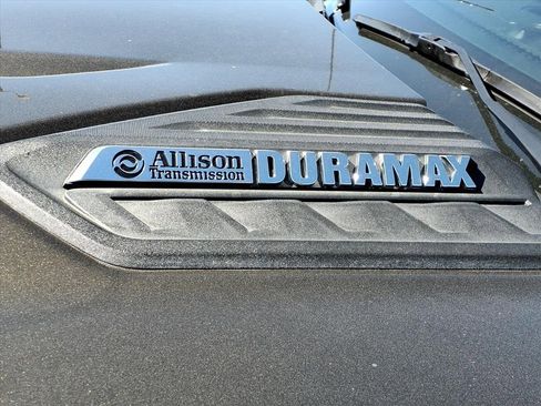 Used 2022 Chevrolet Silverado 2500 LTZ w/ LTZ Plus Package image 10