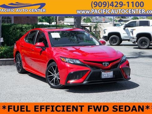 Used 2022 Toyota Camry SE w/ Convenience Package FWD image 1