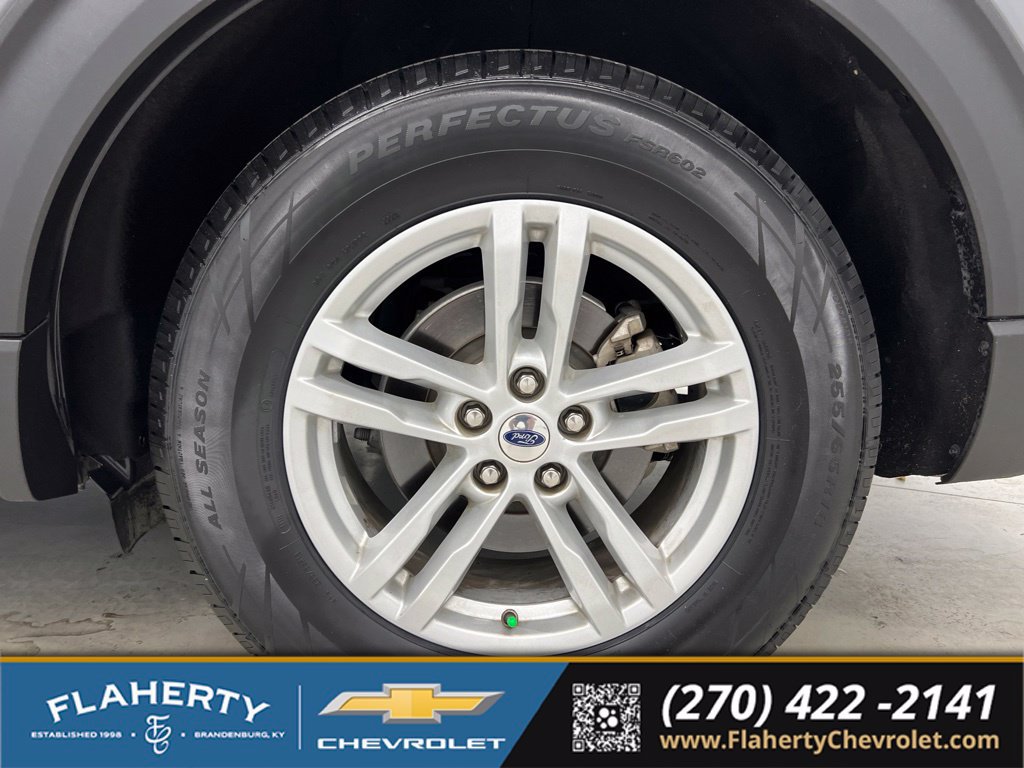 Used 2024 Ford Explorer XLT w/ Equipment Group 202A RWD image 19