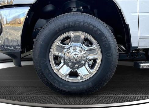 Used 2025 RAM 2500 Tradesman w/ Chrome Appearance Group image 34