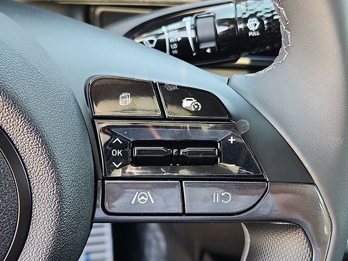 New 2025 Hyundai Elantra SEL FWD image 19
