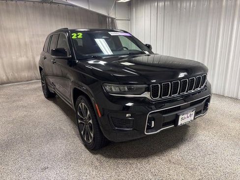 Used 2022 Jeep Grand Cherokee Overland w/ Luxury Tech Group IV image 3