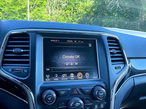 Used 2016 Jeep Grand Cherokee Limited 75th Anniversary AWD/4WD image 34