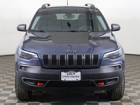 Used 2019 Jeep Cherokee Trailhawk w/ Cold Weather Group image 9