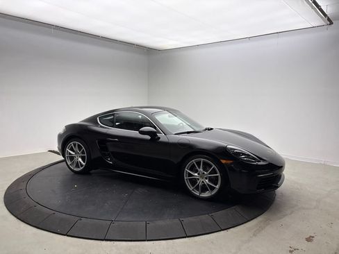 Certified 2025 Porsche 718 Cayman RWD image 9