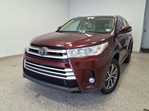 Used 2019 Toyota Highlander XLE image 25