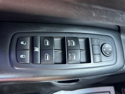 Used 2015 Jeep Grand Cherokee Altitude AWD/4WD image 40