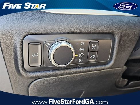 Used 2021 Ford Explorer XLT image 26