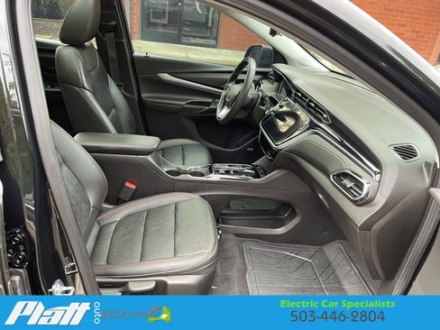 Used 2023 Chevrolet Bolt EUV Premier w/ Sun & Sound Package image 48