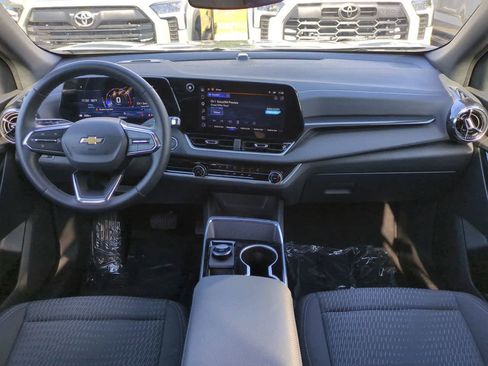 Used 2026 Chevrolet Equinox LT FWD image 14