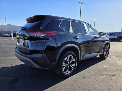 Used 2023 Nissan Rogue SV image 6