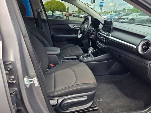 Used 2023 Kia Forte LXS image 6