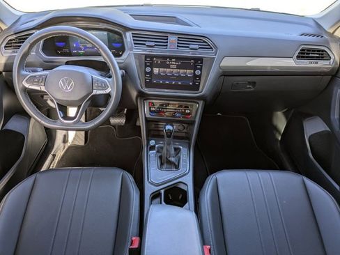 Used 2023 Volkswagen Tiguan SE FWD image 17