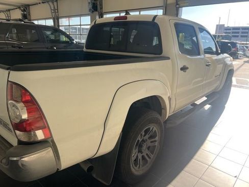 Used 2015 Toyota Tacoma PreRunner w/ SR5 Package image 6