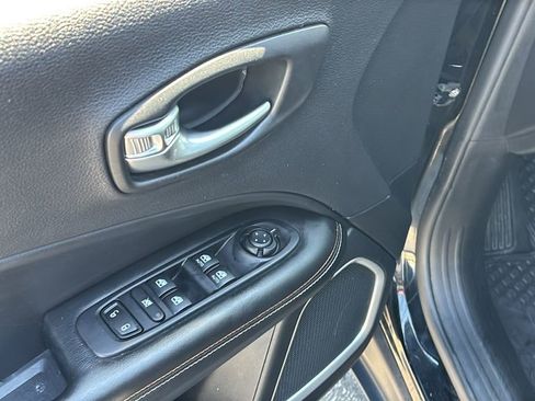 Used 2020 Jeep Compass Latitude w/ Cold Weather Group AWD/4WD image 14