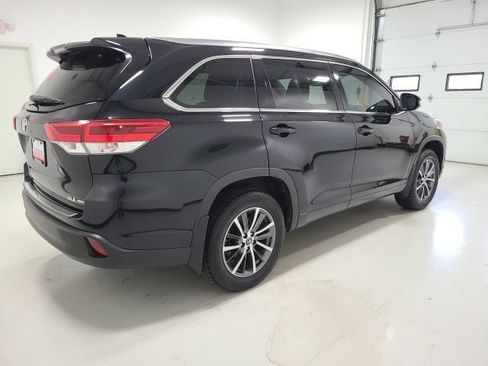 Used 2018 Toyota Highlander XLE AWD/4WD image 13