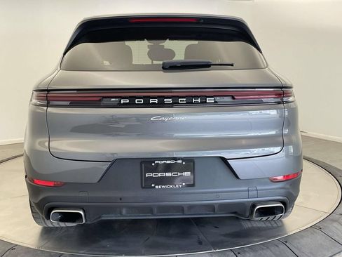 Certified 2025 Porsche Cayenne AWD/4WD image 6