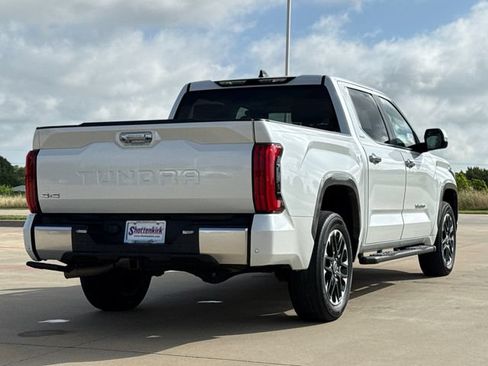 Used 2024 Toyota Tundra Limited w/ Power Package AWD/4WD image 9
