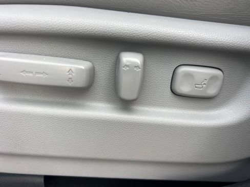 Used 2018 Honda Pilot Touring image 31