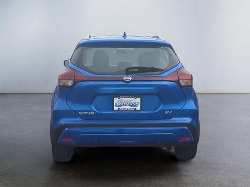 Used 2023 Nissan Kicks SV FWD image 4