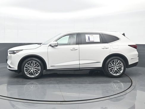Used 2023 Acura MDX SH-AWD w/ Advance Package image 3