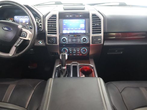 Used 2015 Ford F150 Platinum w/ Equipment Group 701A Luxury AWD/4WD image 30
